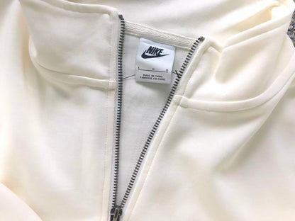 N1K Kapuzenpullover