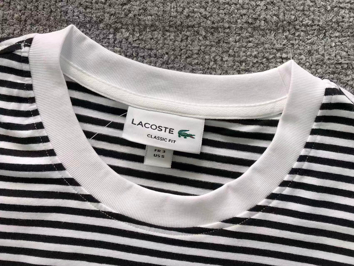 Klassisches T-Shirt
