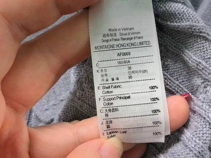 Klassischer Damenpullover
