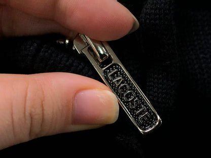 Klassischer Pullover