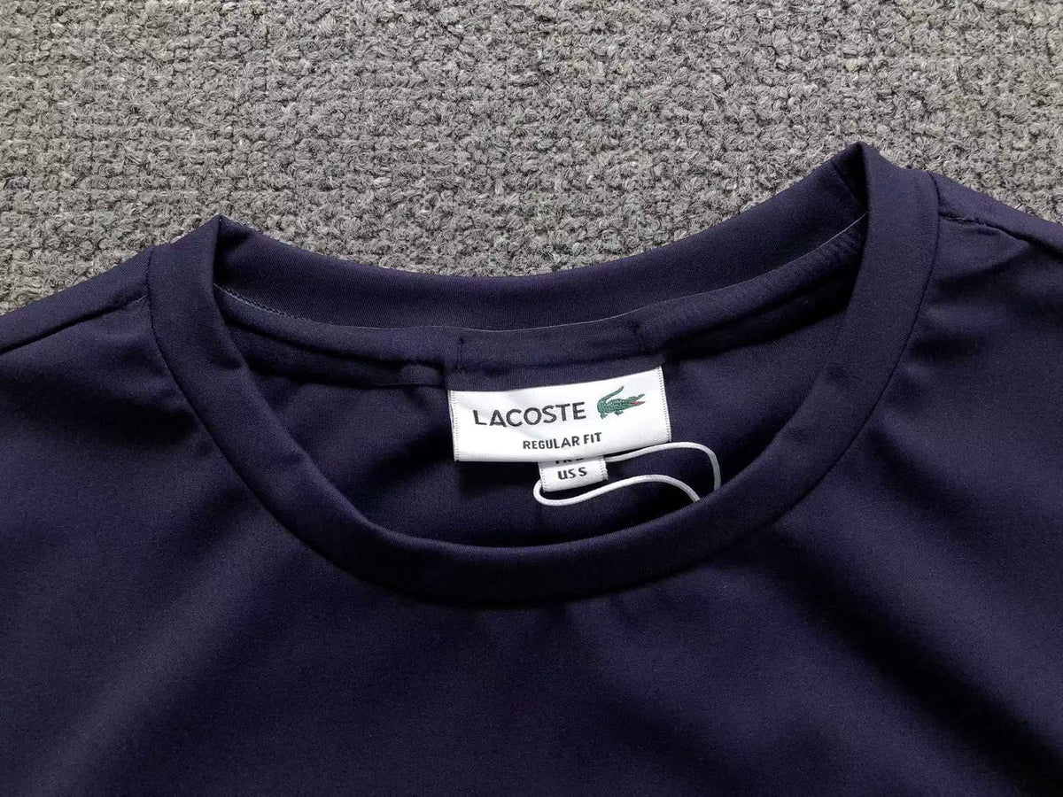 Klassisches T-Shirt