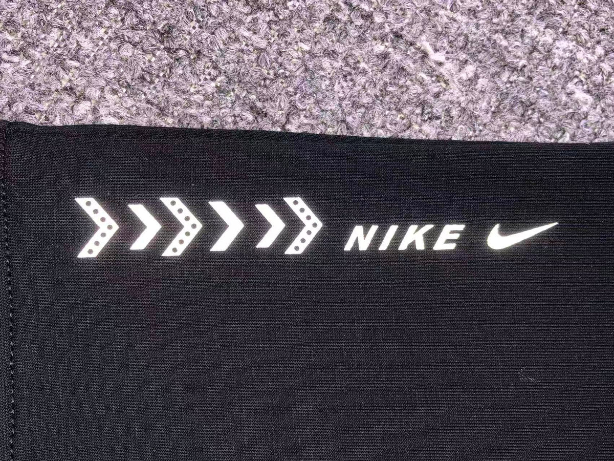 N1K Kapuzenpullover