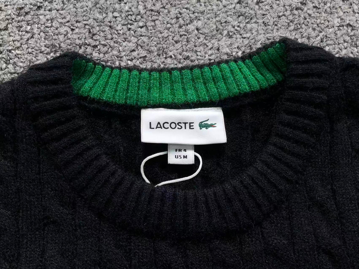 Klassischer Pullover