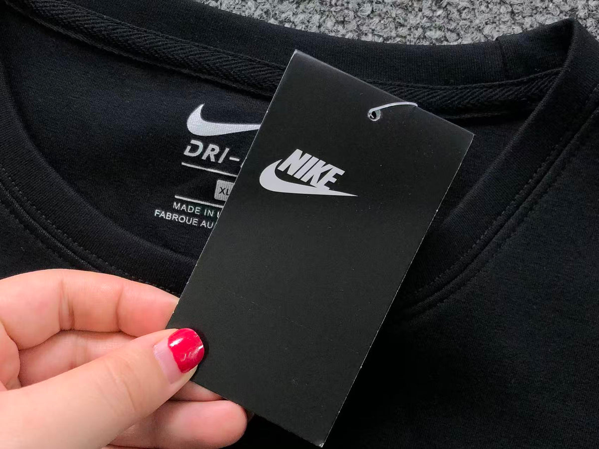 N1K Kapuzenpullover