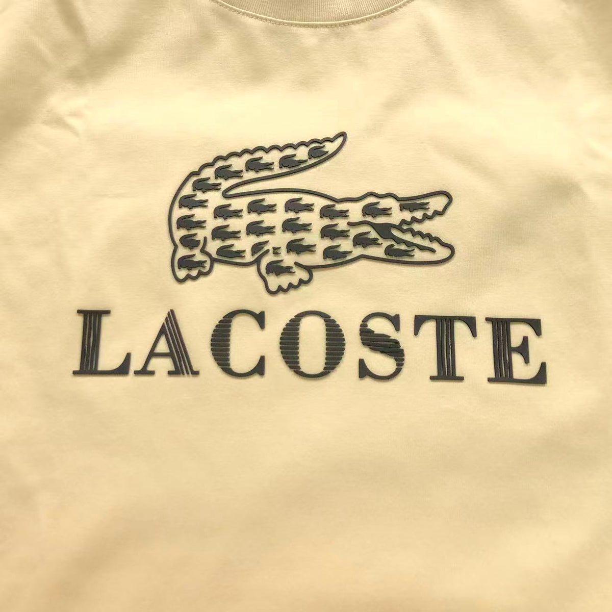 Klassisches T-Shirt