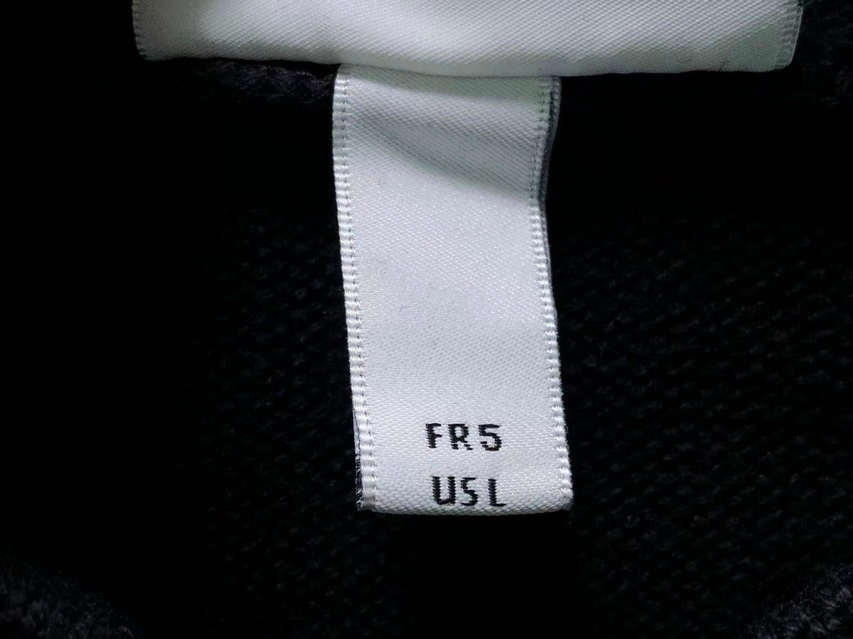 Klassischer Pullover