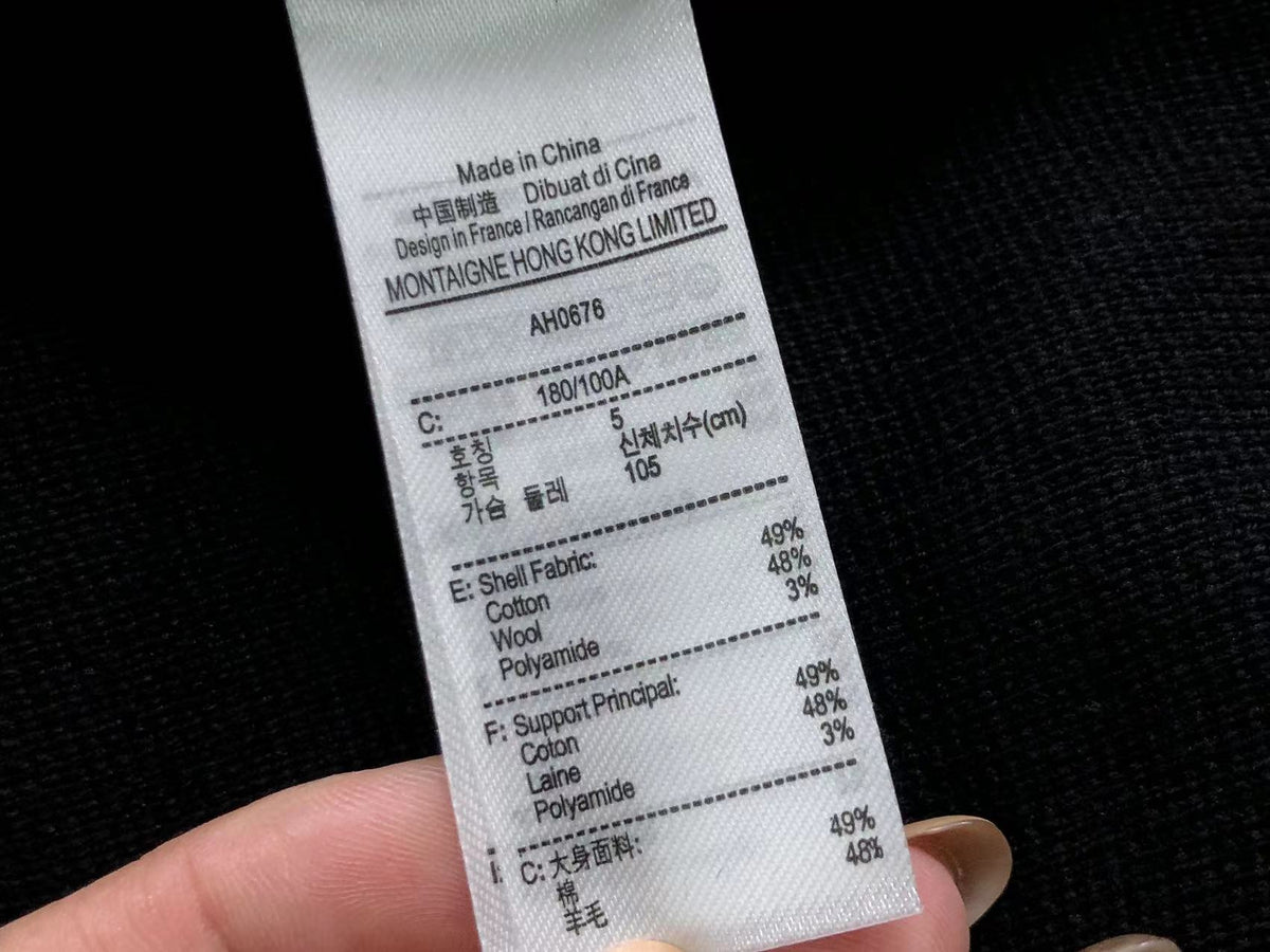 Klassischer Pullover