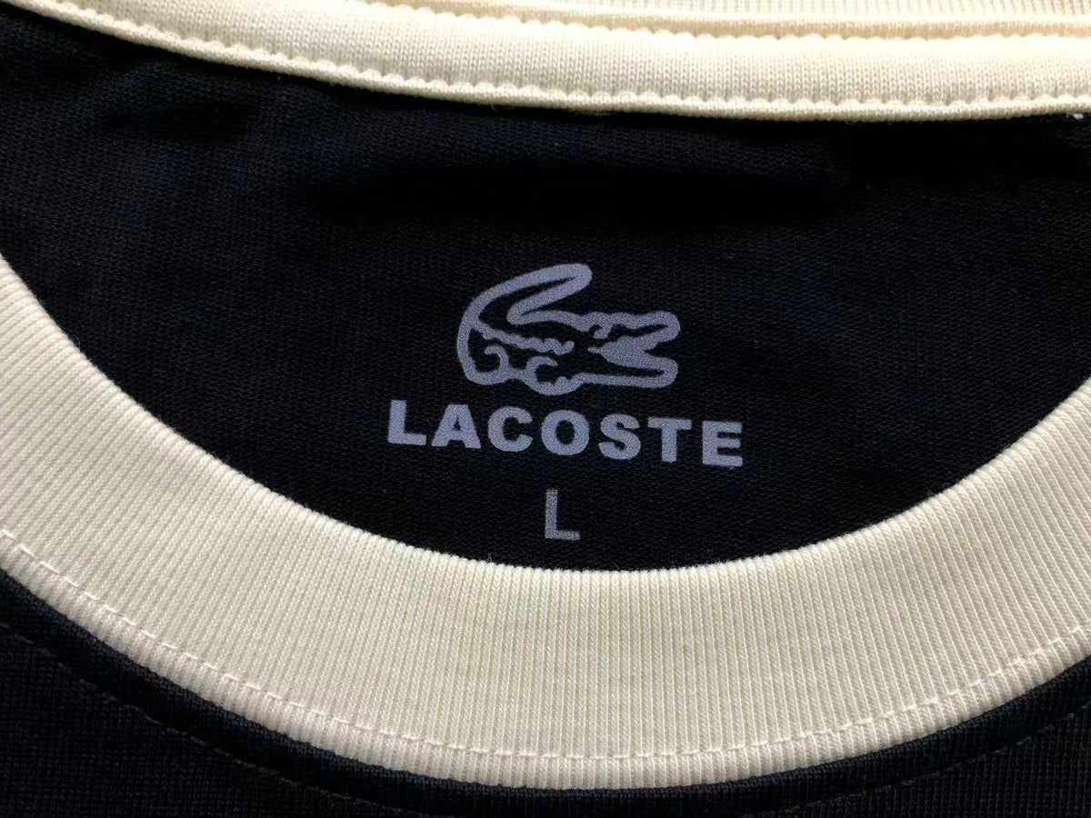 Klassisches T-Shirt