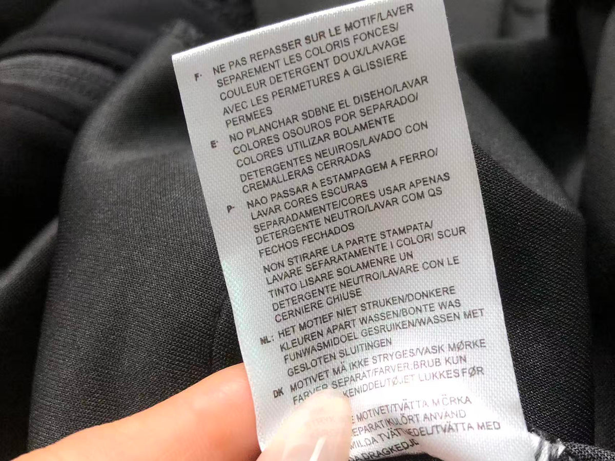 N1K Kapuzenpullover