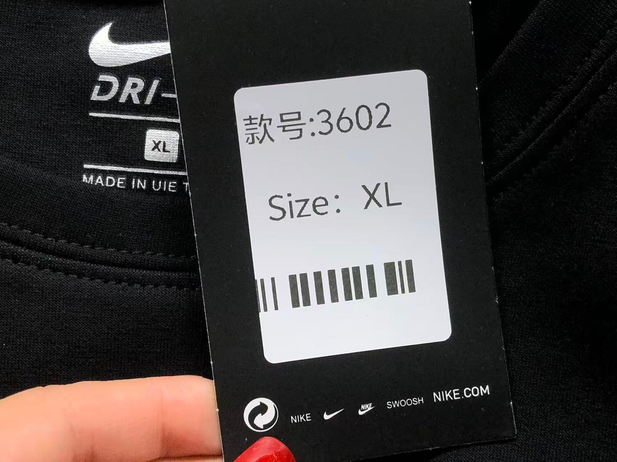 N1K Kapuzenpullover