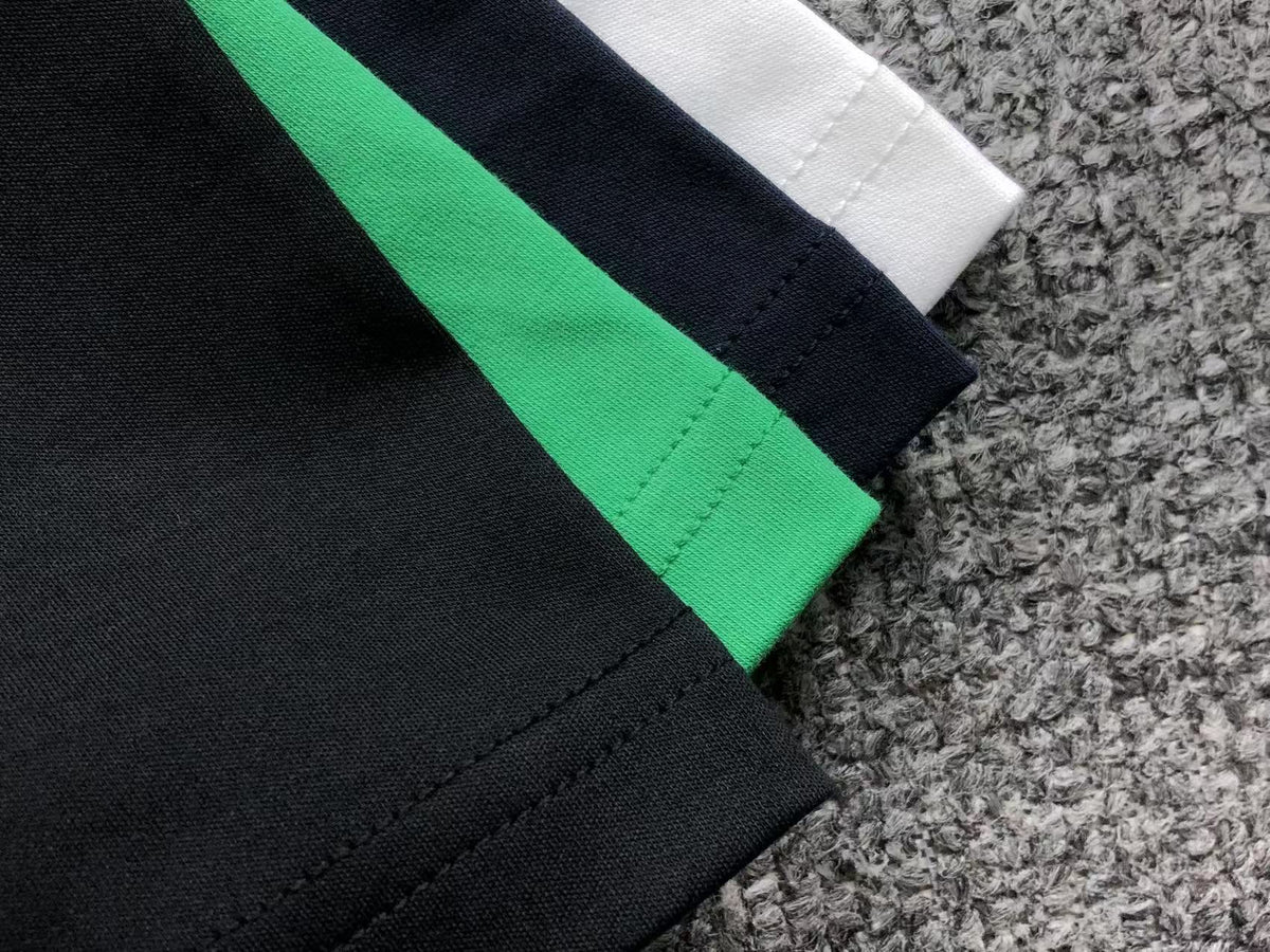 Klassisches T-Shirt