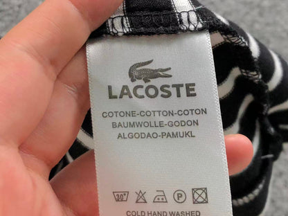 Klassisches T-Shirt