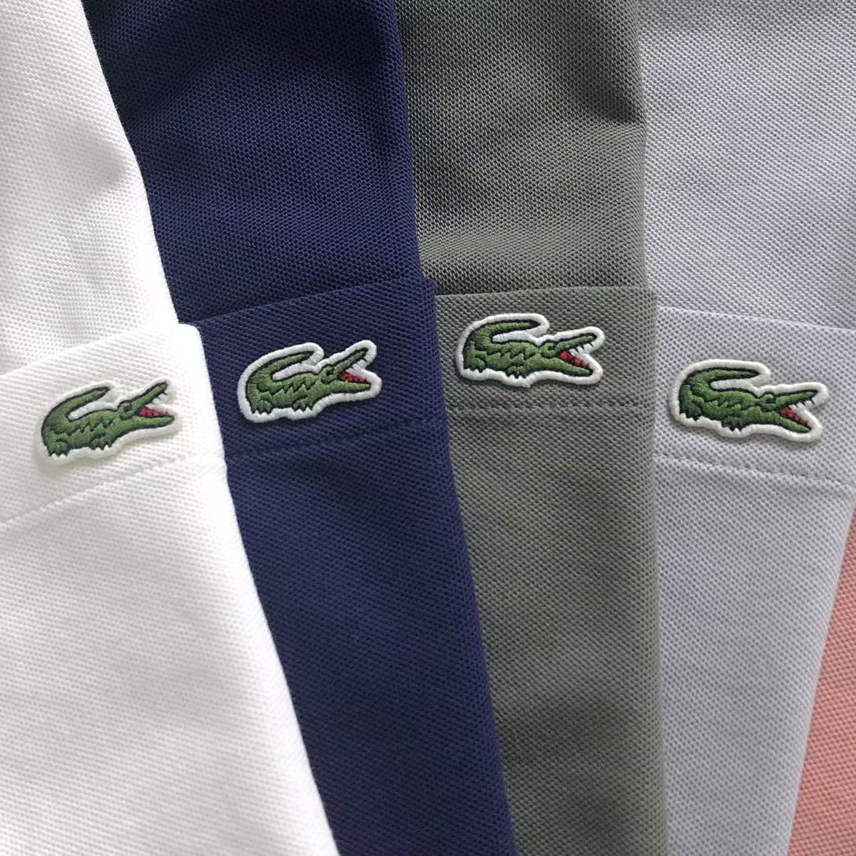 Klassisches T-Shirt