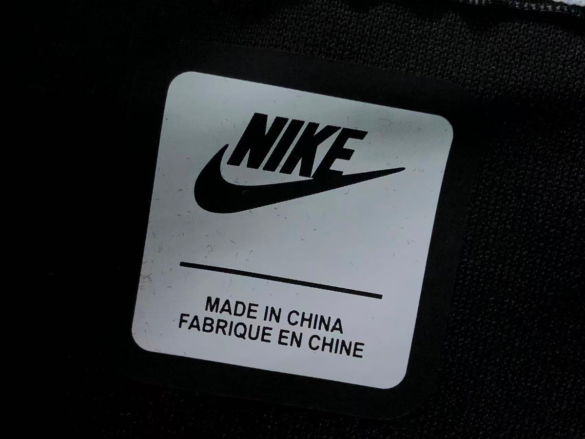 N1K Kapuzenpullover
