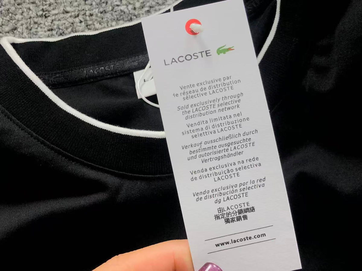 Klassisches T-Shirt