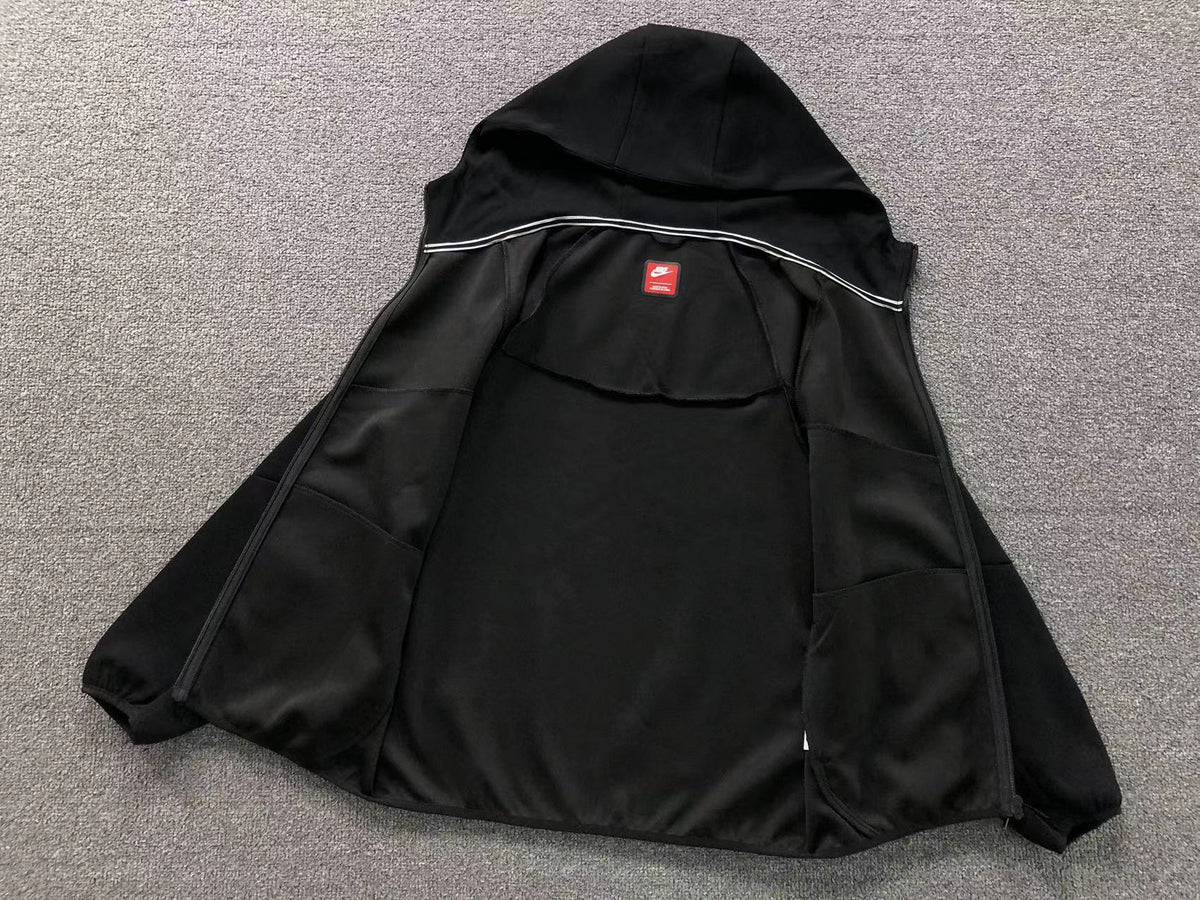 N1K Kapuzenpullover
