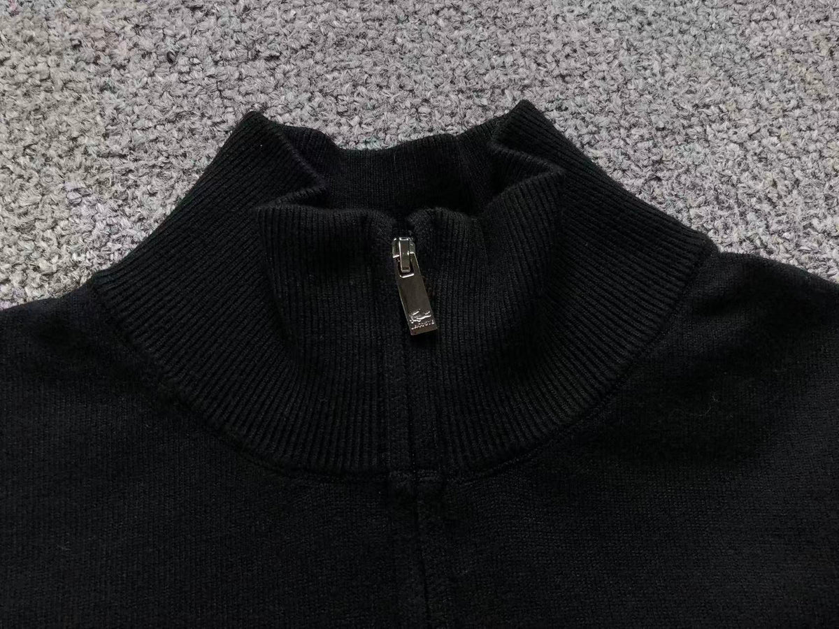 Klassischer Pullover