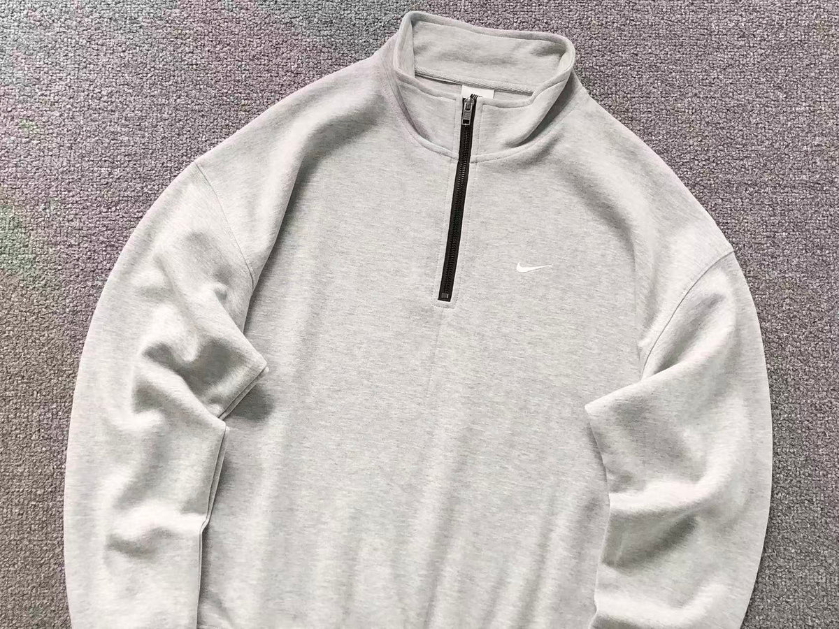 N1K Kapuzenpullover