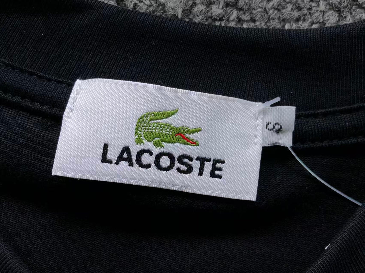 Klassisches T-Shirt