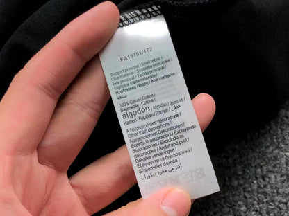 Klassisches T-Shirt